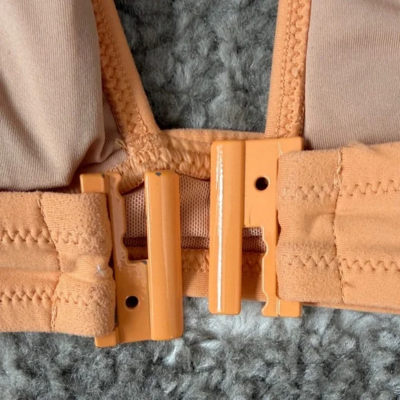 Bundle of 4 Bikini Tops - Picture 15 of 15